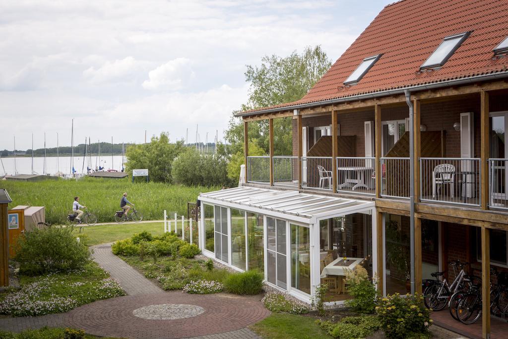 Ferienzentrum Yachthafen Rechlin Exterior photo